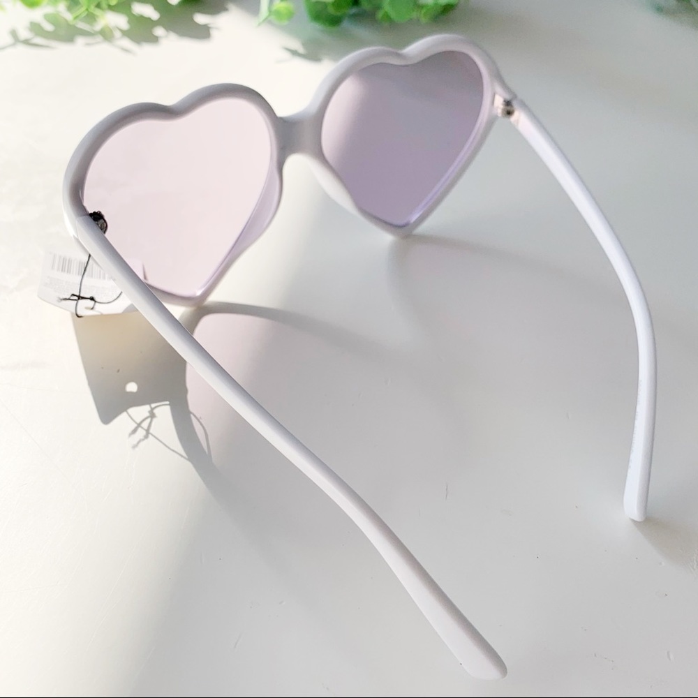 White Heart Sunglasses - Picture 4 of 6